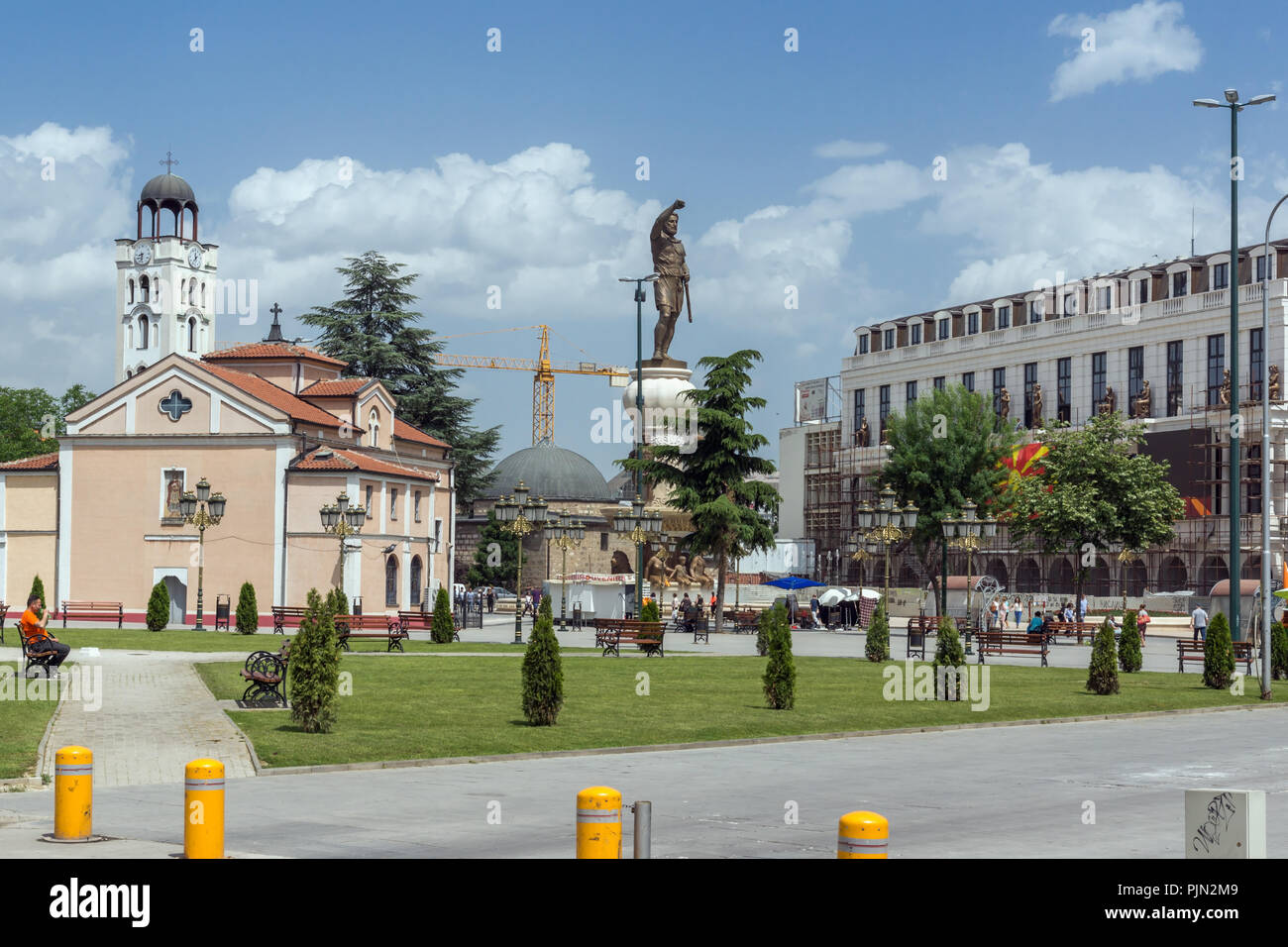 SKOPJE, RÉPUBLIQUE DE MACÉDOINE - 13 MAI 2017 : l'Église orthodoxe de la Saint-dimitri et Philippe II de Macédoine Monument à Skopje, République de Macedoni Banque D'Images