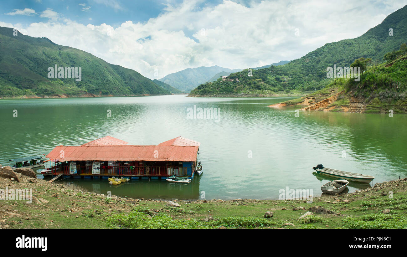 Barrage Salvajina Banque D'Images