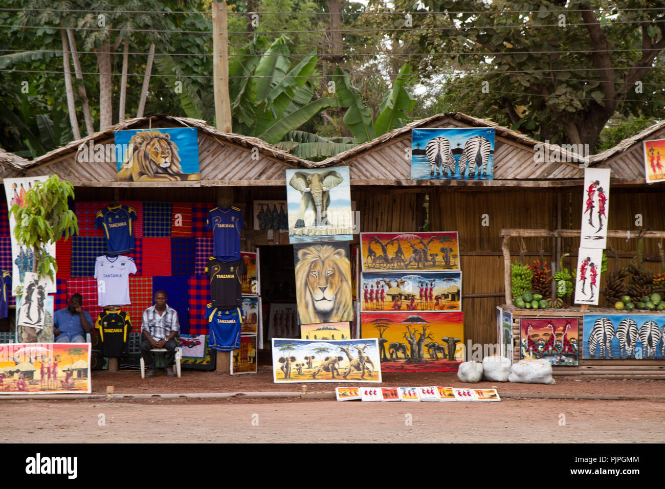 Les gens d'un village du nord de la Tanzanie Banque D'Images