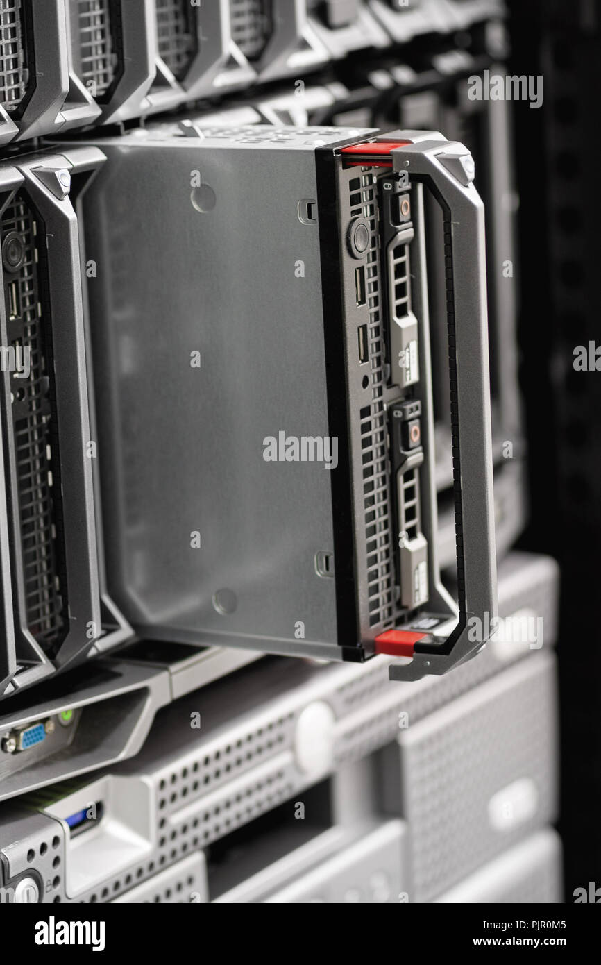 Close-up of Blade Server en rack au datacenter de l'entreprise Banque D'Images