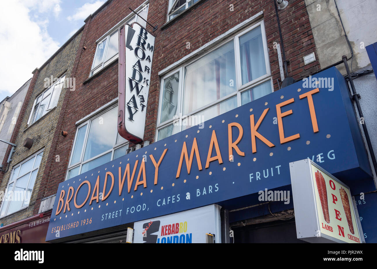 Entrée de Broadway Market, Tooting High Street, Tooting, Département de Wandsworth, Greater London, Angleterre, Royaume-Uni Banque D'Images