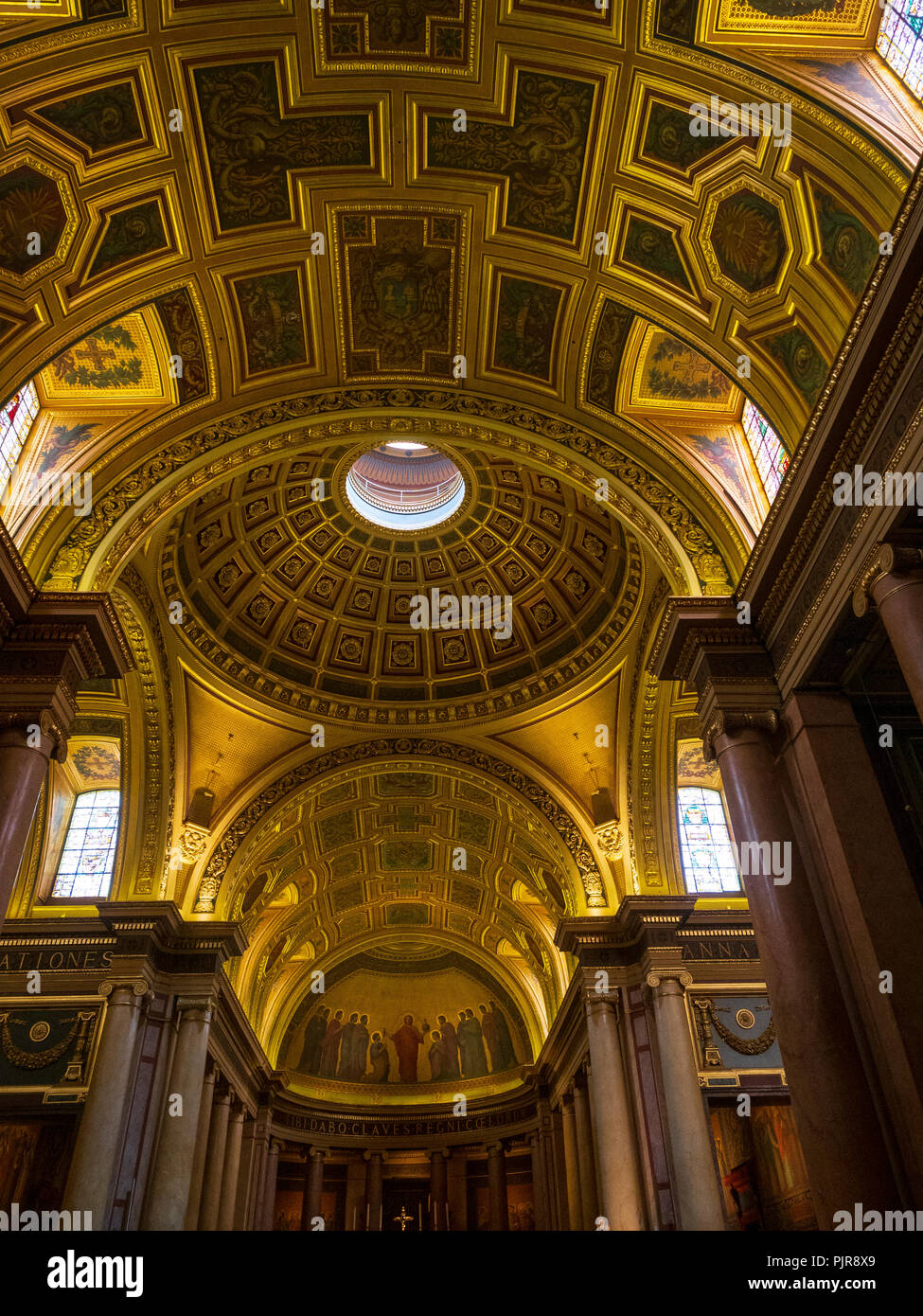 Cathédrale Saint-Pierre de Rennes Photo Stock - Alamy