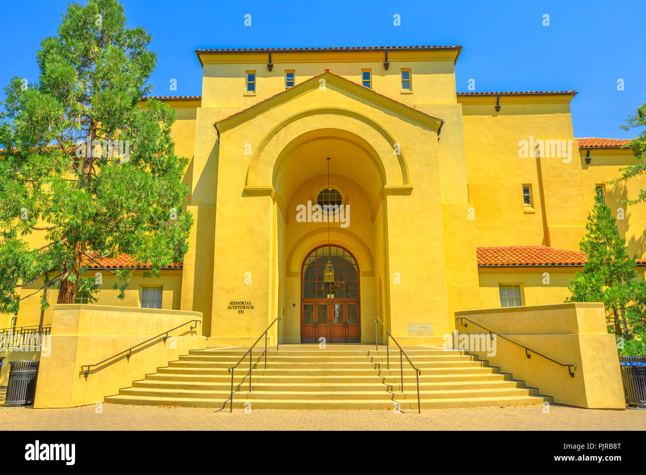 Palo Alto, CA, United States - 13 août 2018 : la Stanford Memorial Auditorium. L'Université de Stanford est l'un des principaux établissements d'enseignement et de recherche.Silicon Valley San Francisco Bay Area Banque D'Images