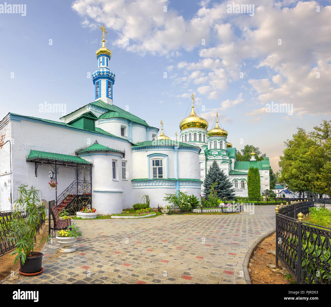 Cour de Bogorodsky Raif monastère. Kazan, Tatarstan, en Russie. Banque D'Images