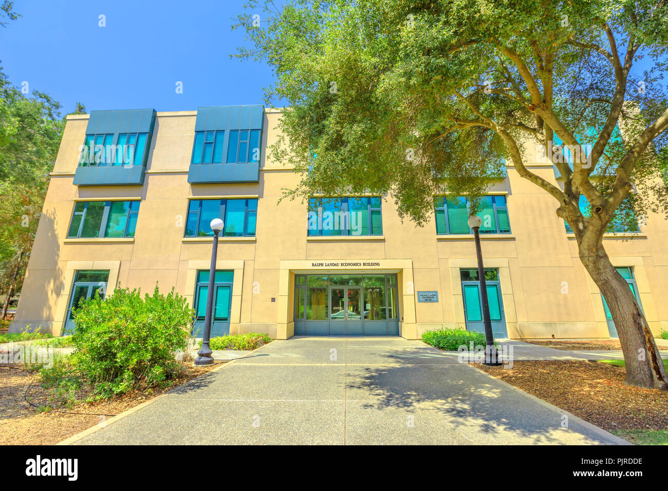 Palo Alto, Californie, États-Unis - 13 août 2018 : l'économie théorique de construction SITE, Landau. Campus de l'Université de Stanford, l'un des plus grands établissements d'enseignement et de recherche. Banque D'Images