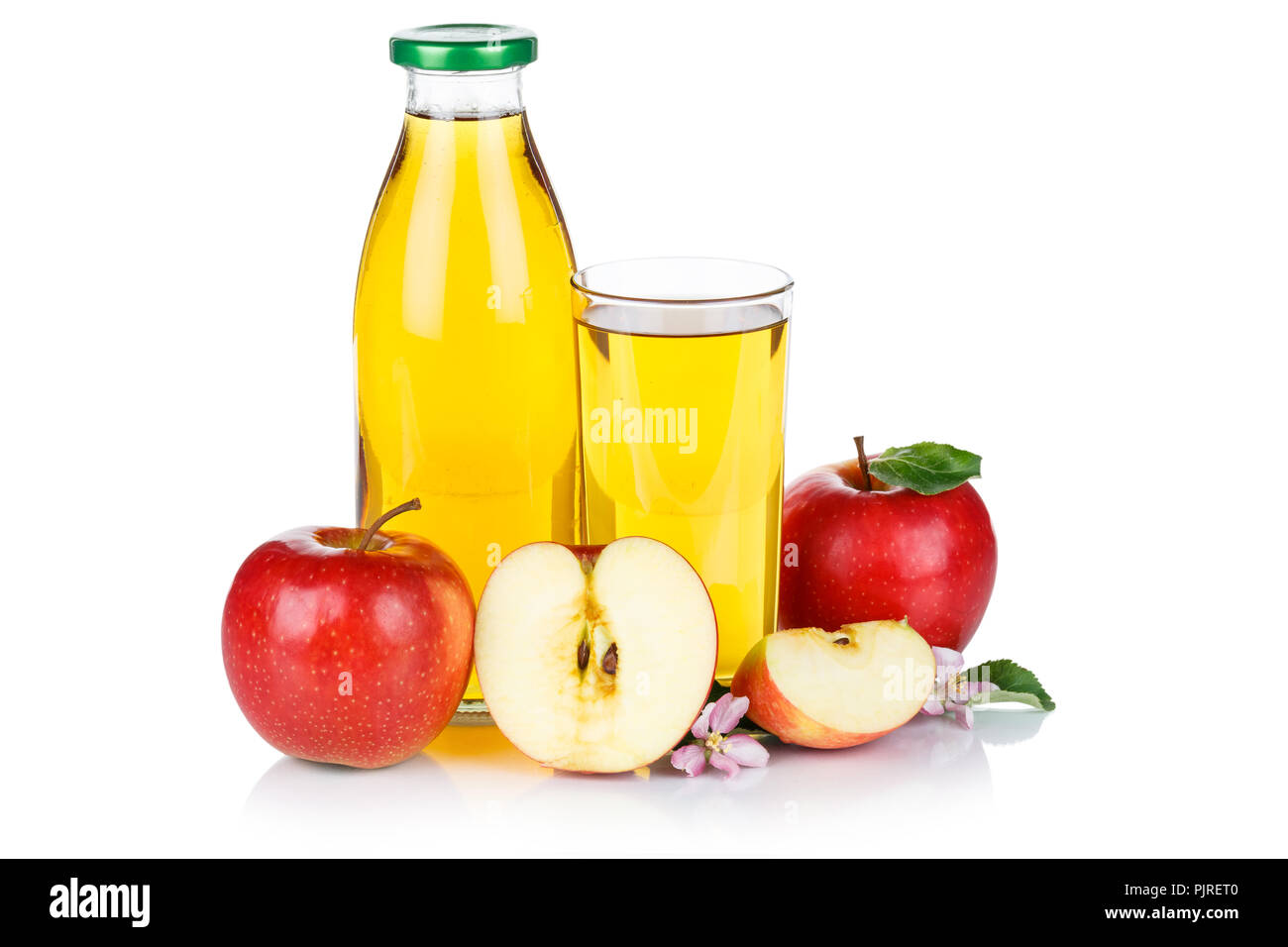 Le jus de pomme pommes fruits fruits bouteille isolé sur fond blanc Banque D'Images