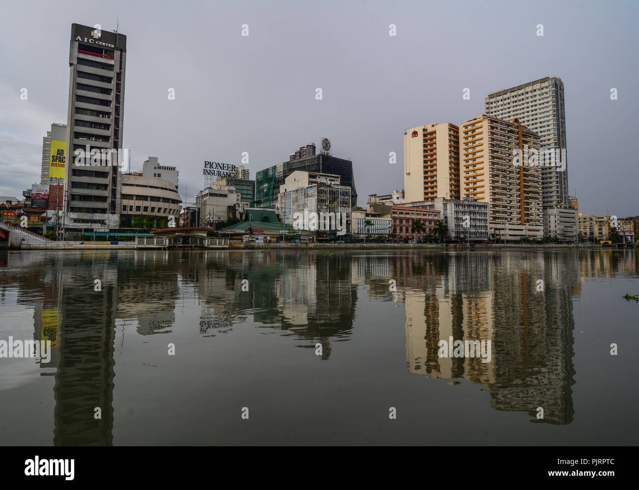 Manille, Philippines - Dec 21, 2015. Rues de la région de Manille, aux Philippines. Manille est un important centre de commerce, banque et finance en Philippines. Banque D'Images