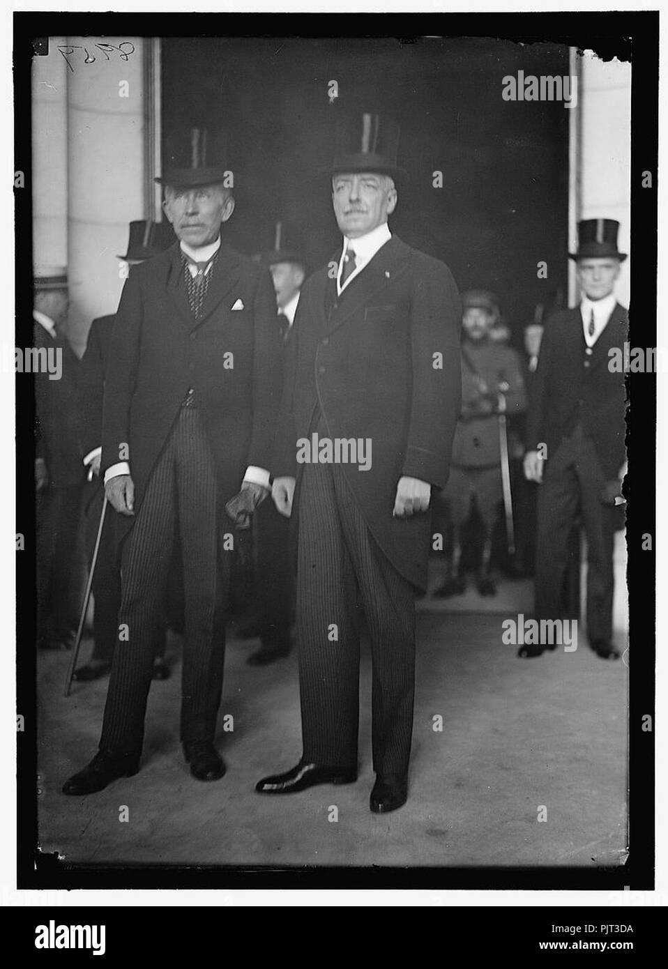 MISSION BELGE À U.S./LUDOUIC- BARON MONCHEUR, CHEF DE MISSION ET SEC. LANSING STATION ATUNION Banque D'Images