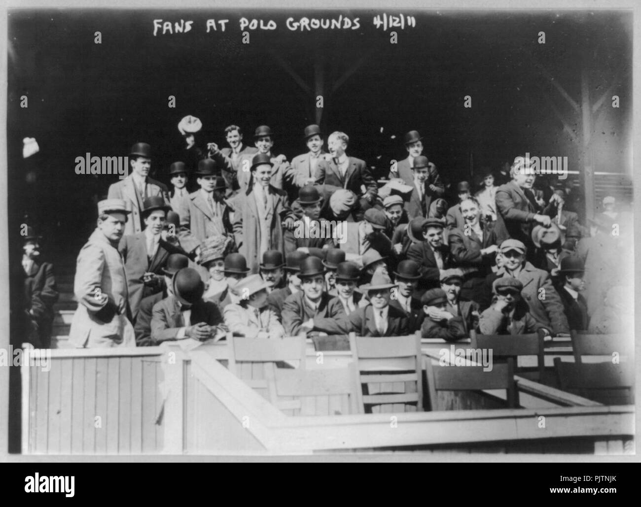 Les fans de baseball - au Polo Grounds, N.Y. le 12 avril, 1911 Banque D'Images