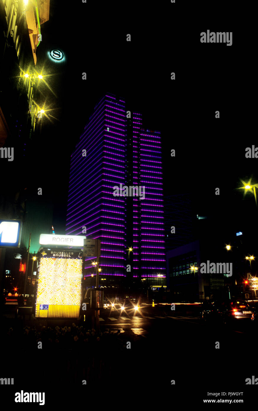 La Tour Dexia est éclairée la nuit par la foudre engineer Barbara Hediger, Bruxelles (Belgique, 29/11/2006) Banque D'Images