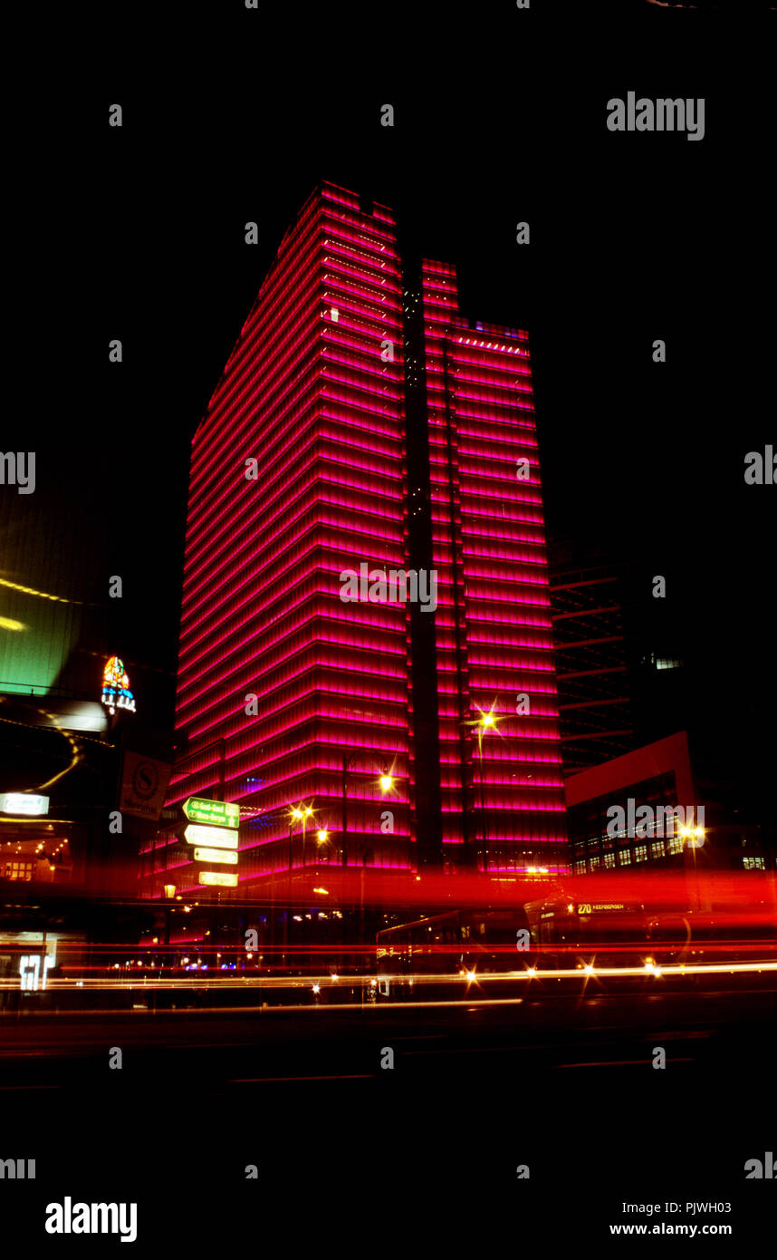 La Tour Dexia est éclairée la nuit par la foudre engineer Barbara Hediger, Bruxelles (Belgique, 29/11/2006) Banque D'Images