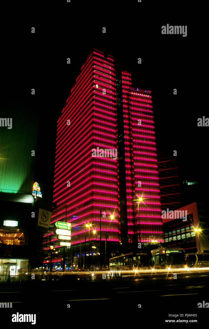 La Tour Dexia est éclairée la nuit par la foudre engineer Barbara Hediger, Bruxelles (Belgique, 29/11/2006) Banque D'Images