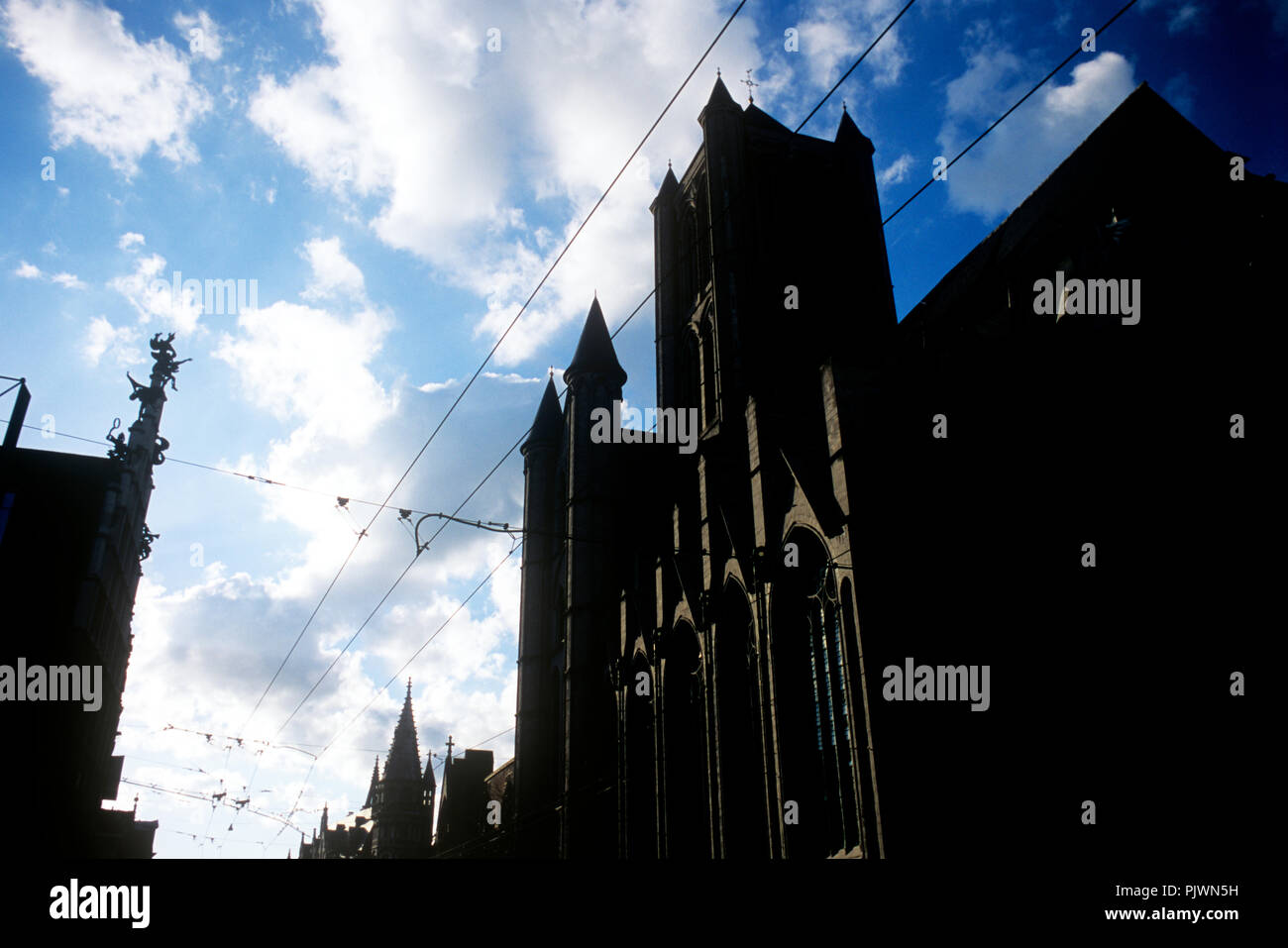 L'église St Nicolas sur la place Emile Braun à Gand (Belgique, 08/04/2006) Banque D'Images