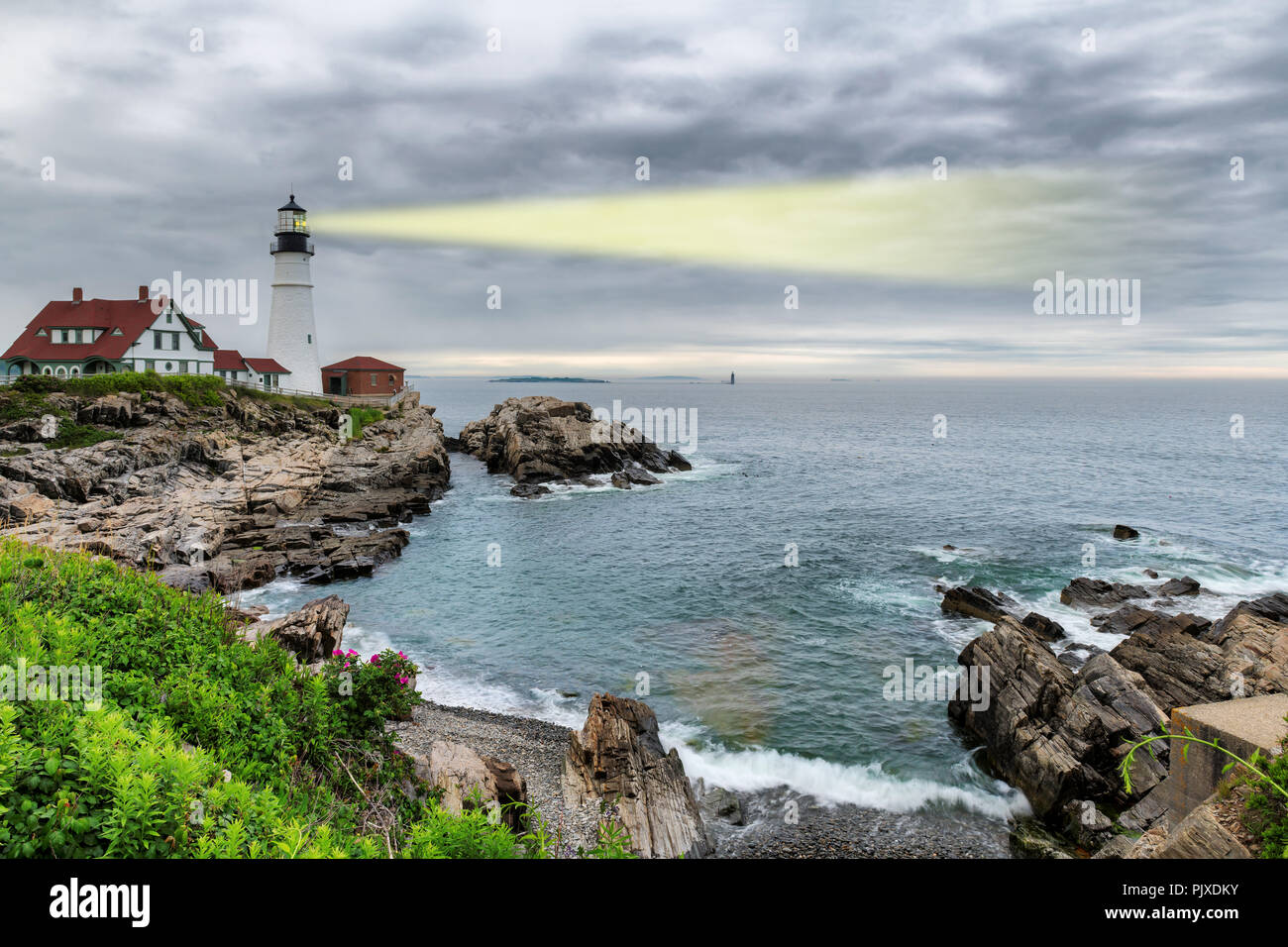 Faisceau de lumière du phare de Portland à Cape Elizabeth, Maine, USA Banque D'Images