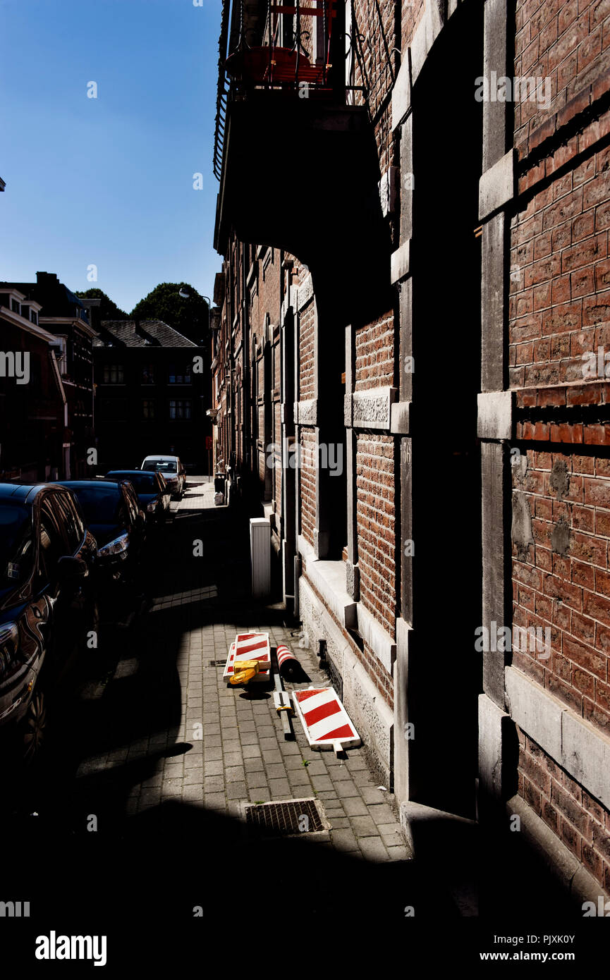 Travaux rue abandonnée signes dans le Rue Félix Wodon à Namur (Belgique, 05/09/2013) Banque D'Images