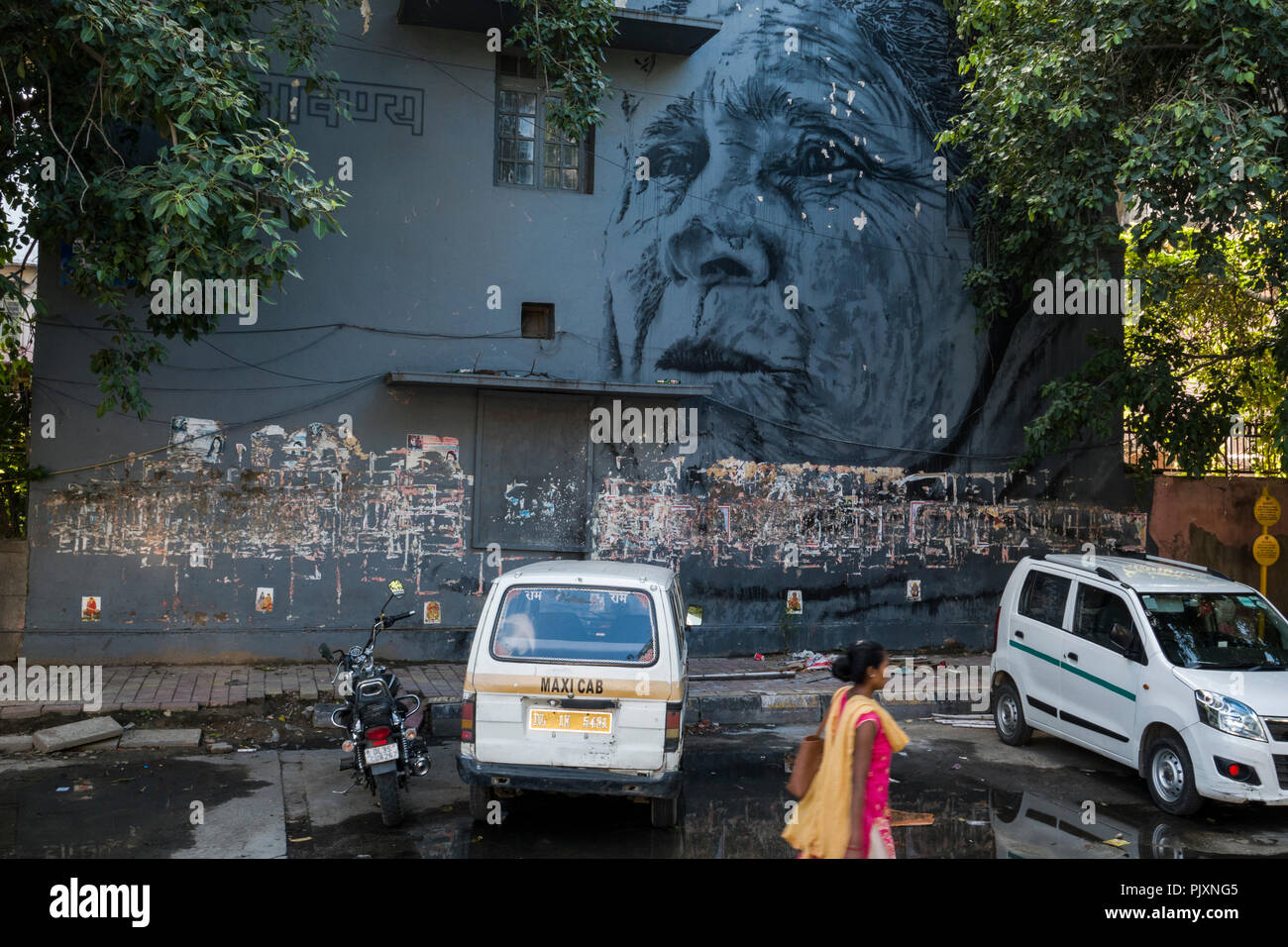 Igoogle photo murale peinte sur le côté du bâtiment dans Lodhi colony, New Delhi, Inde Banque D'Images