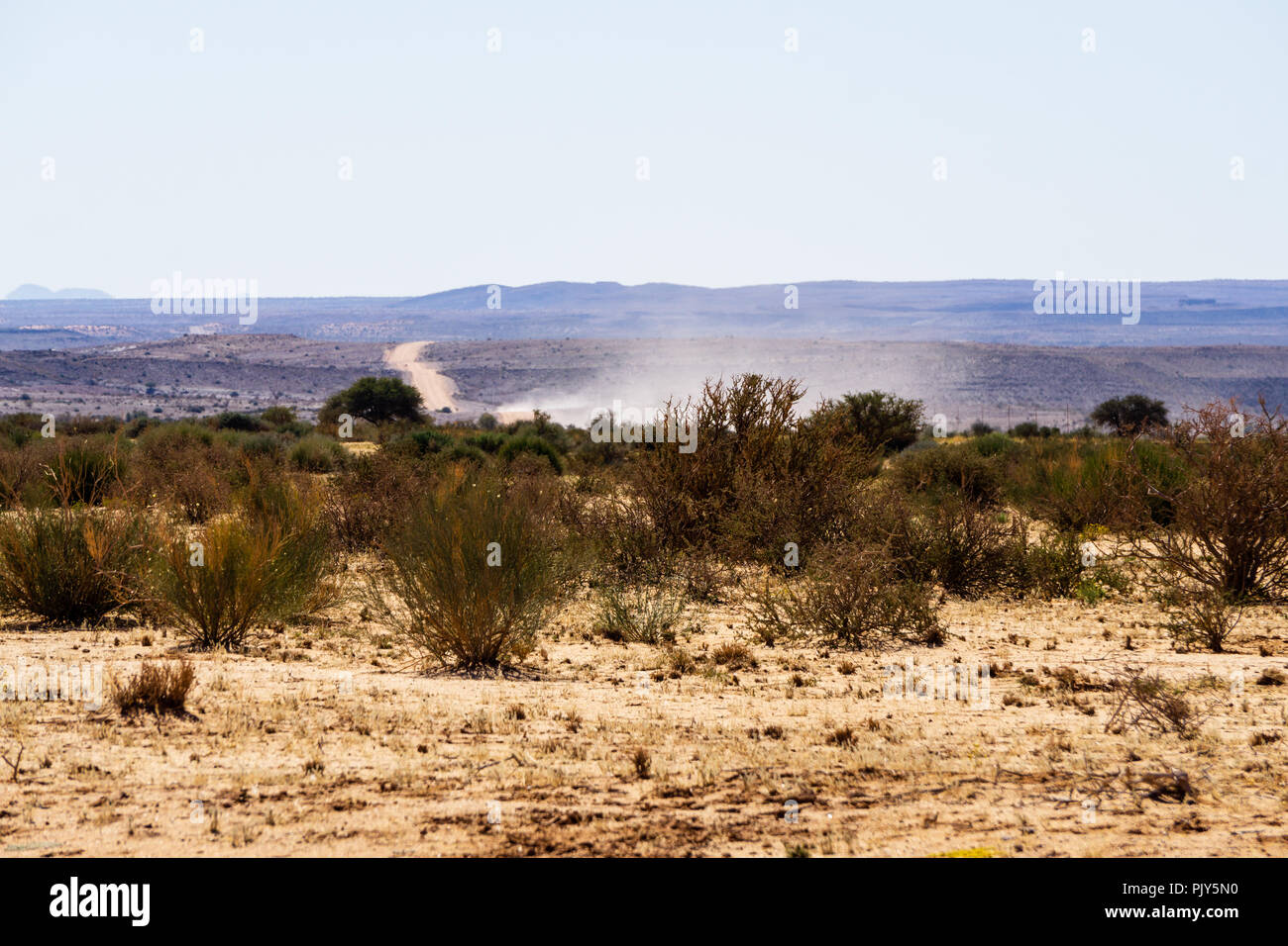 Vent du désert de poussière de voiture road roadtrip namibie Banque D'Images