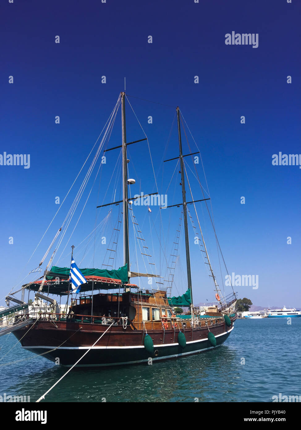 Style ancien voilier mouiller dans un port en Grèce île de Kos Banque D'Images