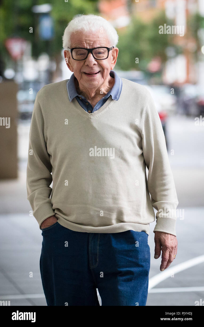 Londres, Royaume-Uni 9 septembre 2018. Barry Cryer, écrivain, comédien et acteur, arrive dans les studios de la BBC à Londres. Credit : Vickie Flores/Alamy Live News Banque D'Images