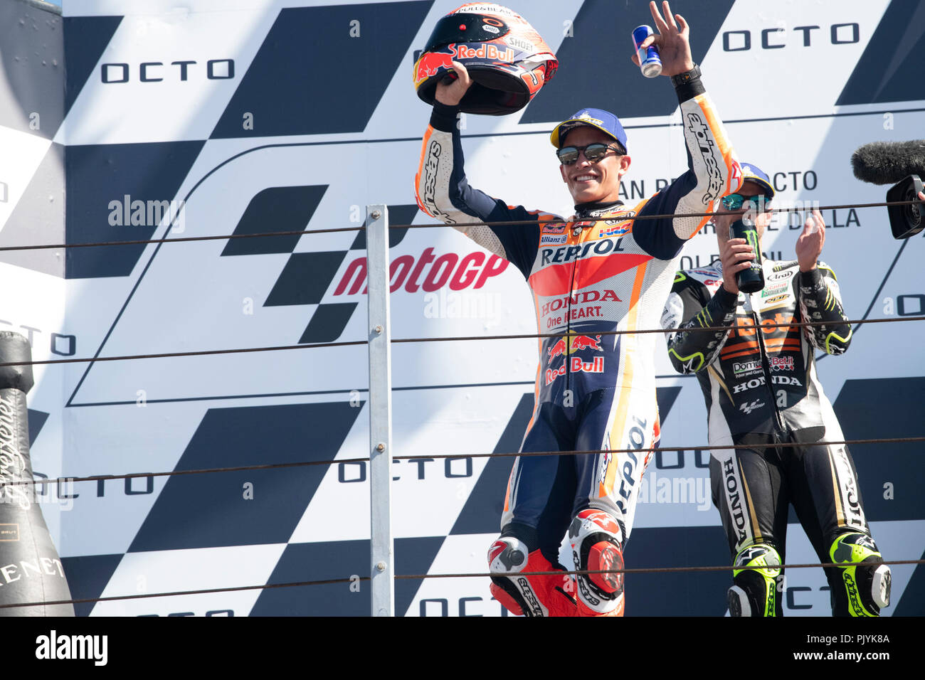 Felicity sur le podium fin de la course 04 Andrea Dovizioso ITA Ducati Team Ducati MOTOGP au "Misano World Circuit Marco Simoncelli", Italie 13e ronde de championnat MotoGP mot Gran Premio Octo di San Marino e della Riviera di Rimini 07 set - set 09 , 2018 à Misano Italie Banque D'Images