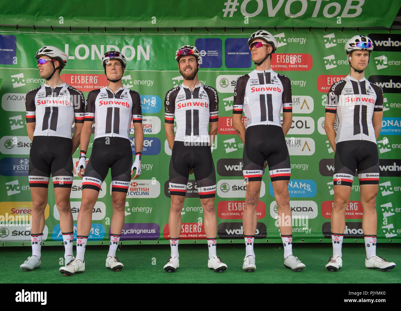 Londres, Royaume-Uni. 9 Septembre, 2018. L'OVO Energy Tour of Britain Londres Stade 8 se termine par un 14 tours de circuit dans le centre de Londres sur routes fermées en face de grandes foules et couvrant 77km à une vitesse de 80km/h, départ et arrivée sur la rue Regent St James's près de Piccadilly Circus. Team Sunweb sont introduits à la foule avant le début de la course. Credit : Malcolm Park/Alamy Live News. Banque D'Images