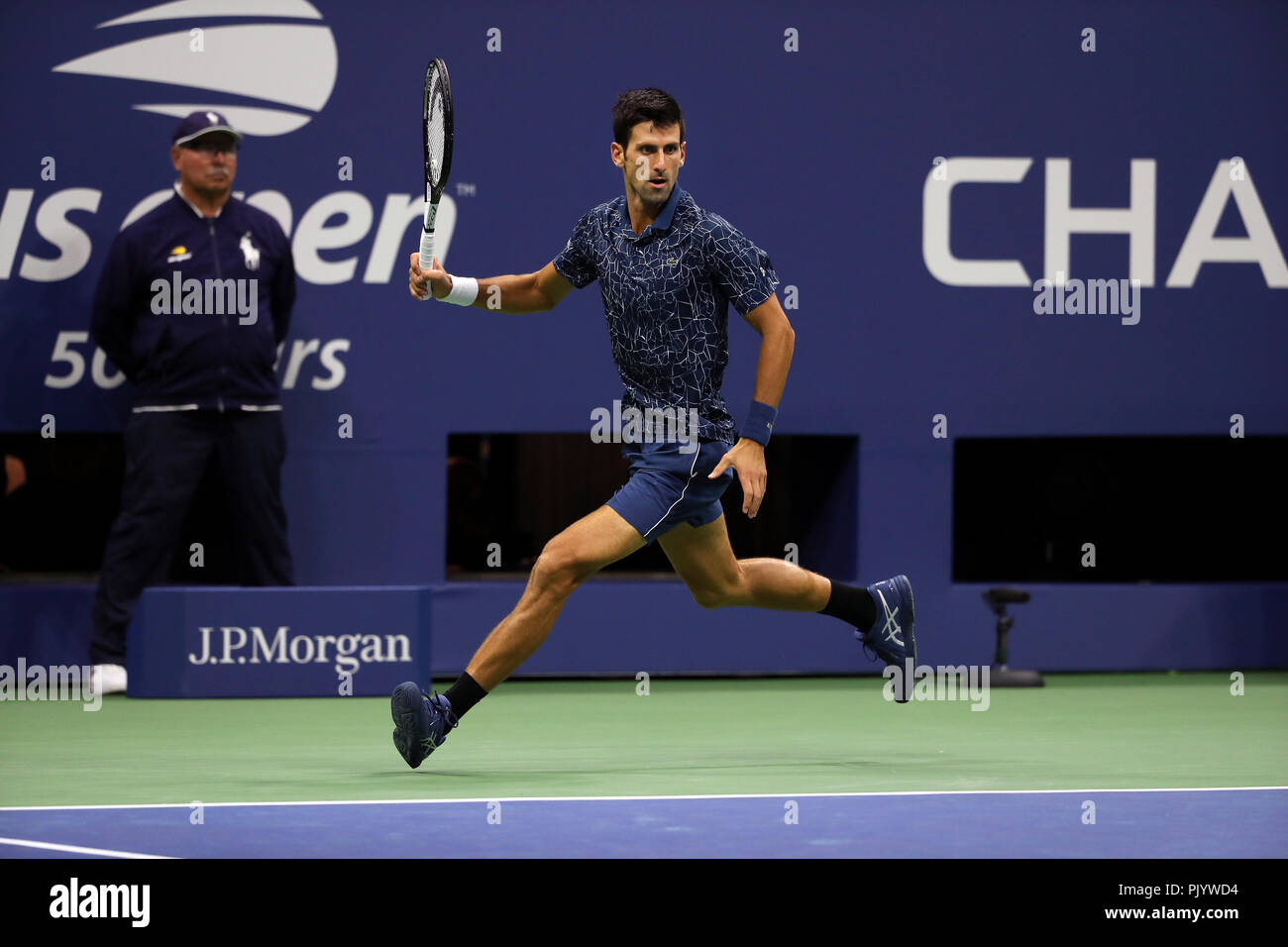 Flushing Meadows, New York, USA. 9 septembre 2018 : US Open de Tennis : Novak Djokovic de Serbie en action contre Juan Martin del Potro, de l'Argentine à l'US Open finale chez les hommes. Djokovic a remporté le match en 5 sets pour réclamer son troisième US Open et 14e titre du grand chelem dans l'ensemble. Crédit : Adam Stoltman/Alamy Live News Banque D'Images