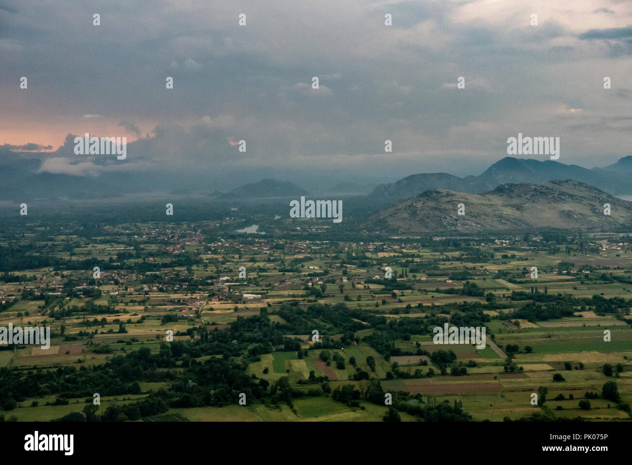 Ariel vues du Monténégro en volant dans le pays. Banque D'Images