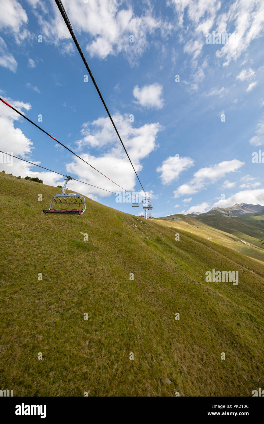 Télésiège de ski en été Banque D'Images