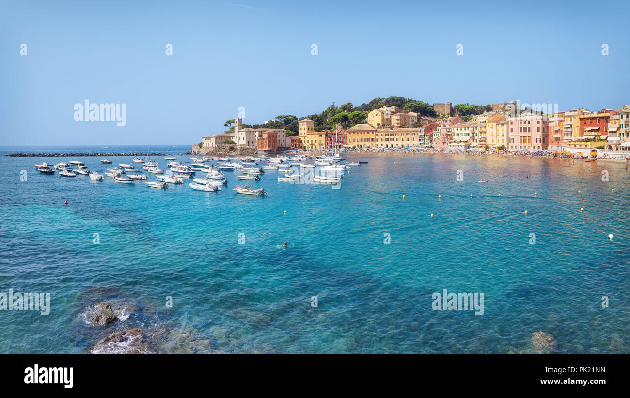 Plage Publique de Sestri Levante en été Banque D'Images