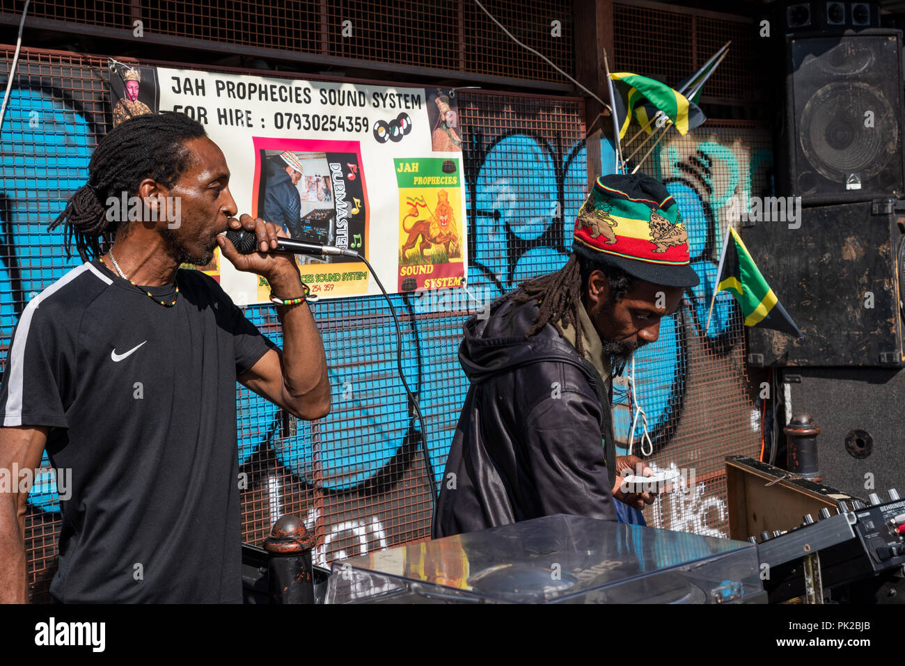 Londres, Royaume-Uni. Le 9 septembre 2018. Le Carnaval de Hackney. Les rues étaient pleines d'étals, flotteurs, artistes et spectateurs admirant le Carnival Spirit. Cette années, le Carnaval, la plus grande encore, avait 28 groupes et artistes Carnaval 1000. Les carnavals thème était célèbre Hackney. Organisé par Hackney, SML, Shoreditch Town Hall, Global Carnivalz et Hackney à pied. Crédit : Stephen Bell/Alamy Live News. Banque D'Images