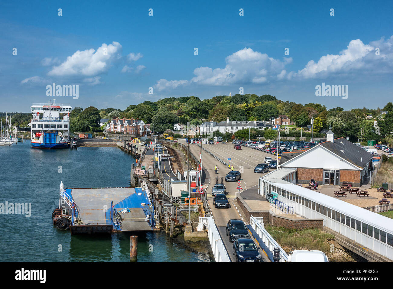 Port de plaisance et du terminal ferry de Lymington dans Hampshire Banque D'Images