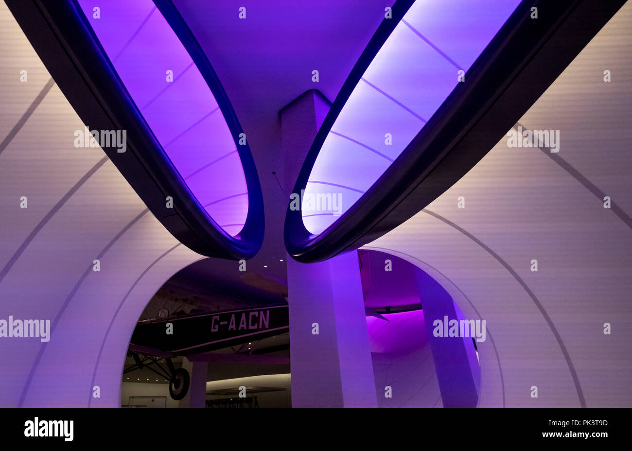 Winton Galerie Mathématiques à Science Museum, Londres UK, conçu par Zaha Hadid Architects. Inspiré par l'installation de modèles mathématiques utilisés aviation Banque D'Images