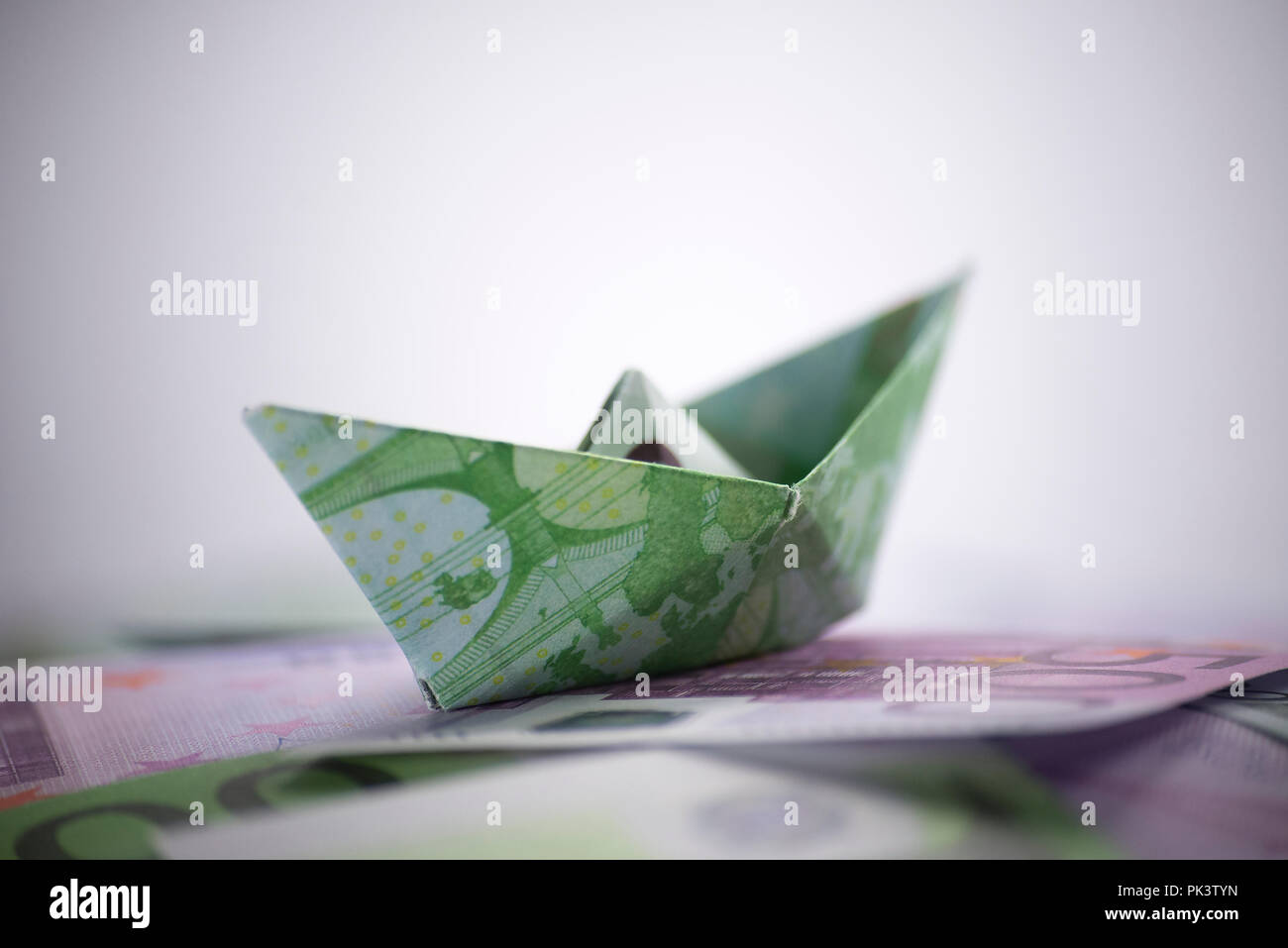 Billets origami bateau Banque D'Images