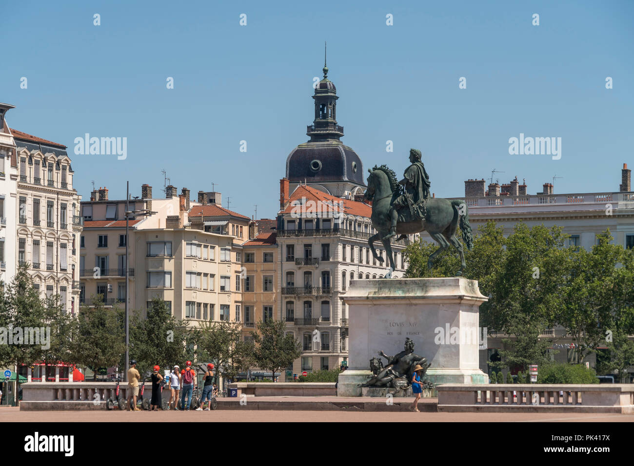 Reiterstandbild von Ludwig XIV auf dem Platz Place Bellecour, Lyon, Auvergne-Rhone-Alpes, Frankreich | statue équestre de Louis XIV sur la Place B Banque D'Images