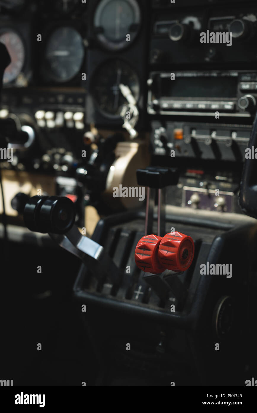 Levier de commande dans le cockpit de l'avion Banque D'Images