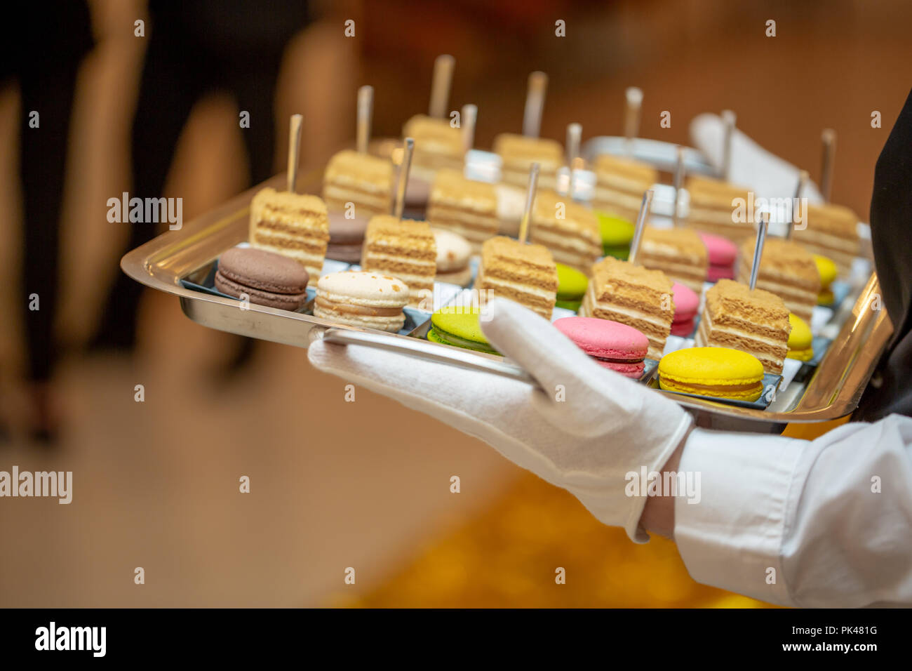 Financier Biscuit Cake Banque D Image Et Photos Alamy