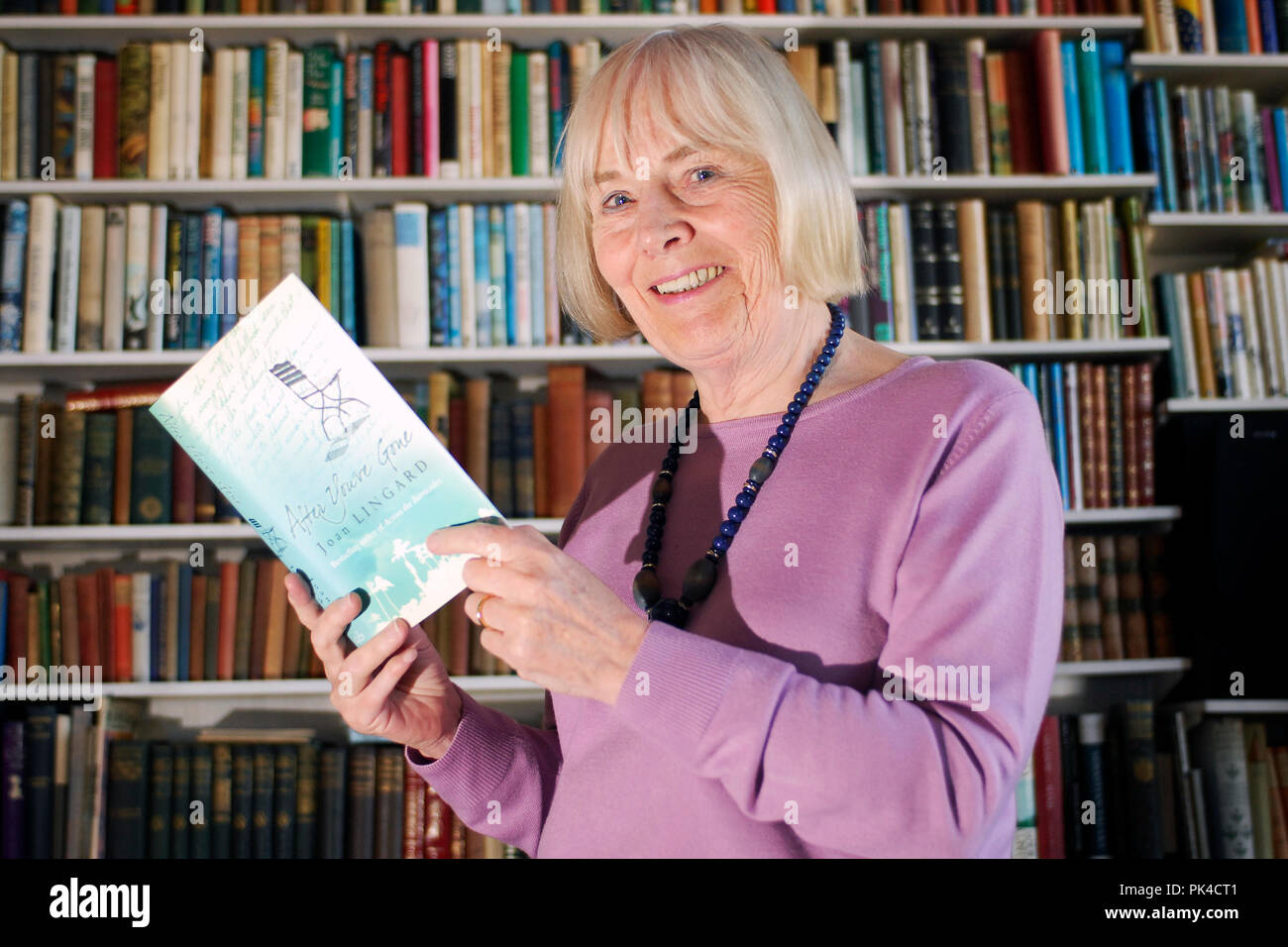 Photographe Ian Georgeson 07921567360 auteur Joan Lingard vient de sortir son nouveau livre 'After you're gone' Banque D'Images Photographe Ian Georgeson 07921567360 auteur Joan Lingard vient de sortir son nouveau livre 'After you're gone' Banque D'Images