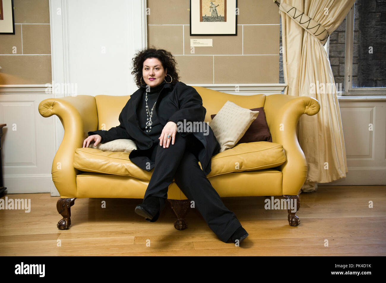 Entretien de Lee Randall avec l'auteur Adriana Trigiani à l'hôtel Scotsman Banque D'Images