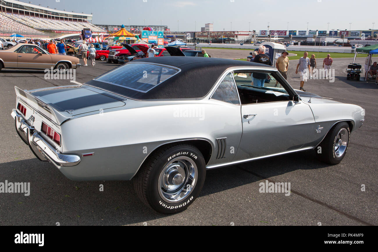 CONCORD, NC (USA) - 7 septembre 2018 : UN 1969 Chevy Camaro SS sur l'affichage à l'Pennzoil AutoFair Classic Car Show à Charlotte Motor Speedway. Banque D'Images