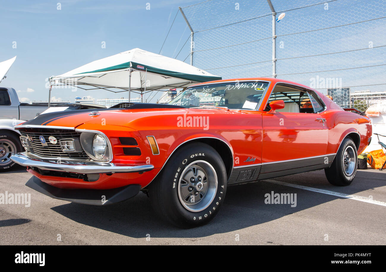 CONCORD, NC (USA) - 7 septembre 2018 : UN 1970 Ford Mustang Mach1 à l'automobile Pennzoil AutoFair Classic Car Show à Charlotte Motor Speedway. Banque D'Images