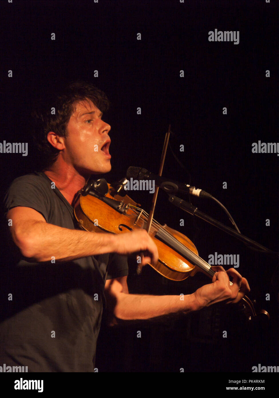 Seth Lakeman effectue au lieu Chambres Liquide à Édimbourg, en 2008 Banque D'Images