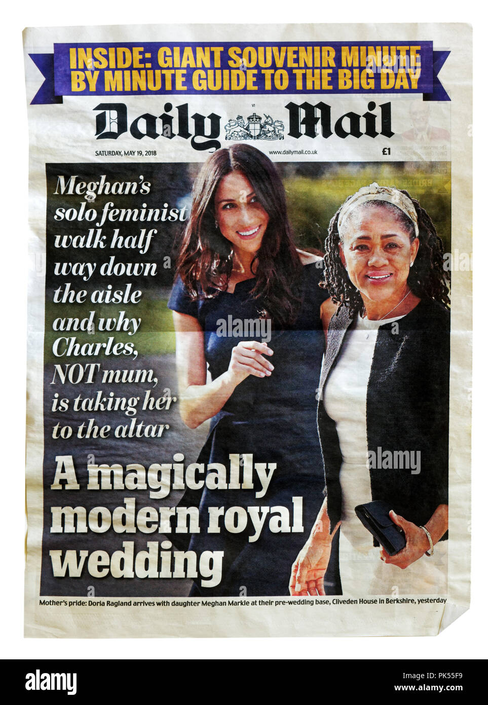 Première page du Daily Mail avec le titre d'un mariage royal, moderne comme par magie sur le mariage du prince Harry et Meghan Markle Banque D'Images