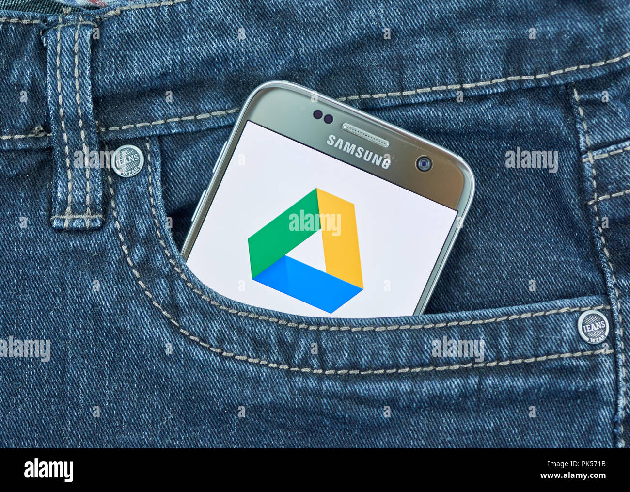 Montréal, Canada - le 8 septembre 2018 : l'application mobile de Google Drive. Google Drive est un service de synchronisation et de stockage de fichiers développé par Google. Novembre Banque D'Images