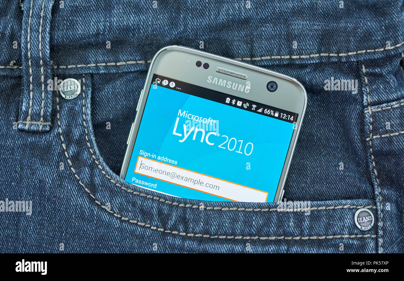 Montréal, Canada - le 8 septembre 2018 : Microsoft Lync mobile app. Skype pour les entreprises est un client de messagerie instantanée utilisé avec Skype for Business Server Banque D'Images