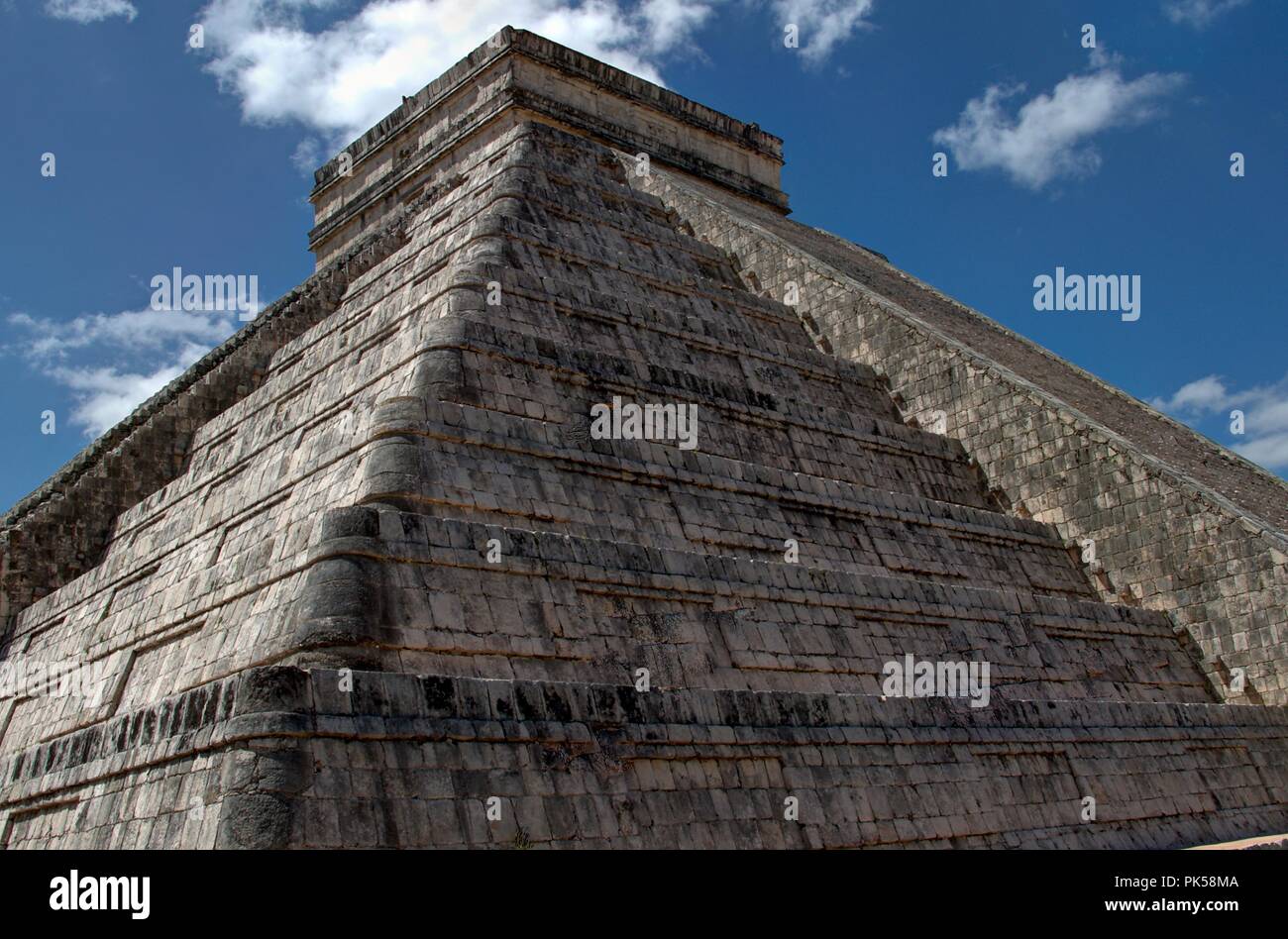 Au Mexique temple shaman rituel utilisé pour les sacrifices humains et du culte. La civilisation maya ancienne structure en pierre. Banque D'Images