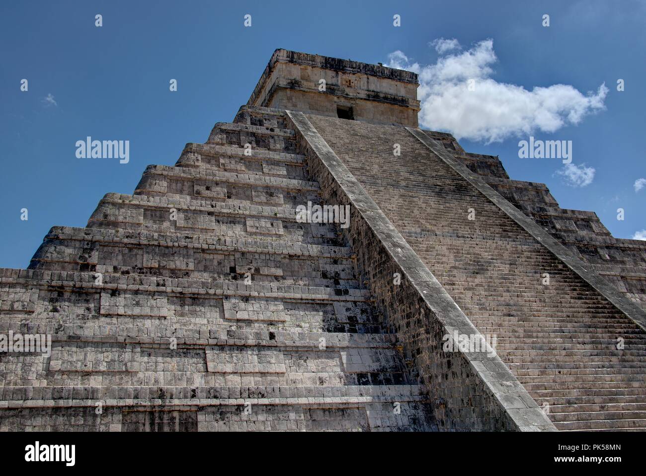 Temple Maya religieux situé dans le Mexique ancien utilisé pour le culte. Banque D'Images