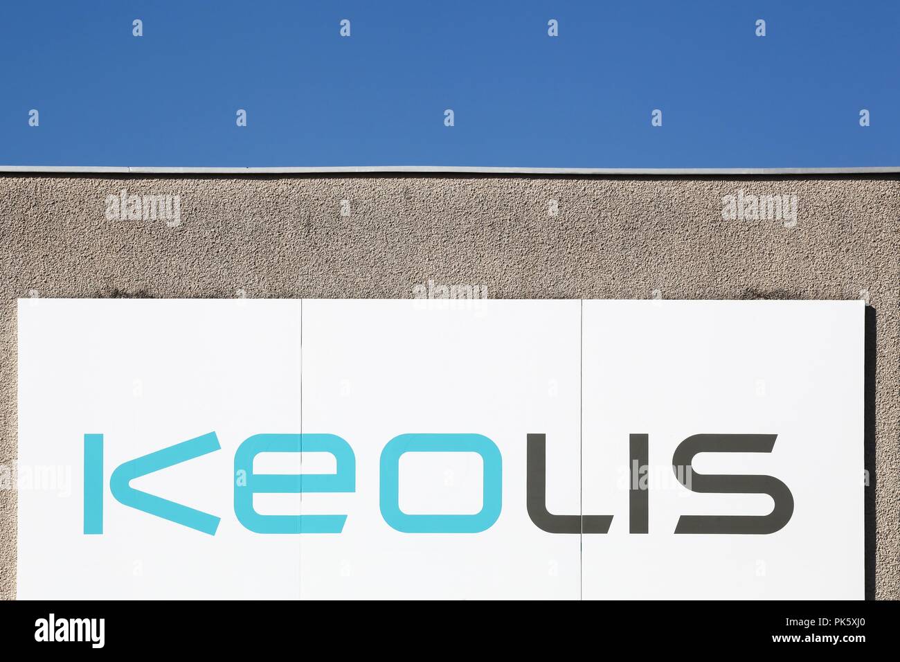 D'Arnas, France - 8 septembre 2018 : Keolis logo sur un mur. Keolis est le plus grand groupe de transport français du secteur privé Banque D'Images