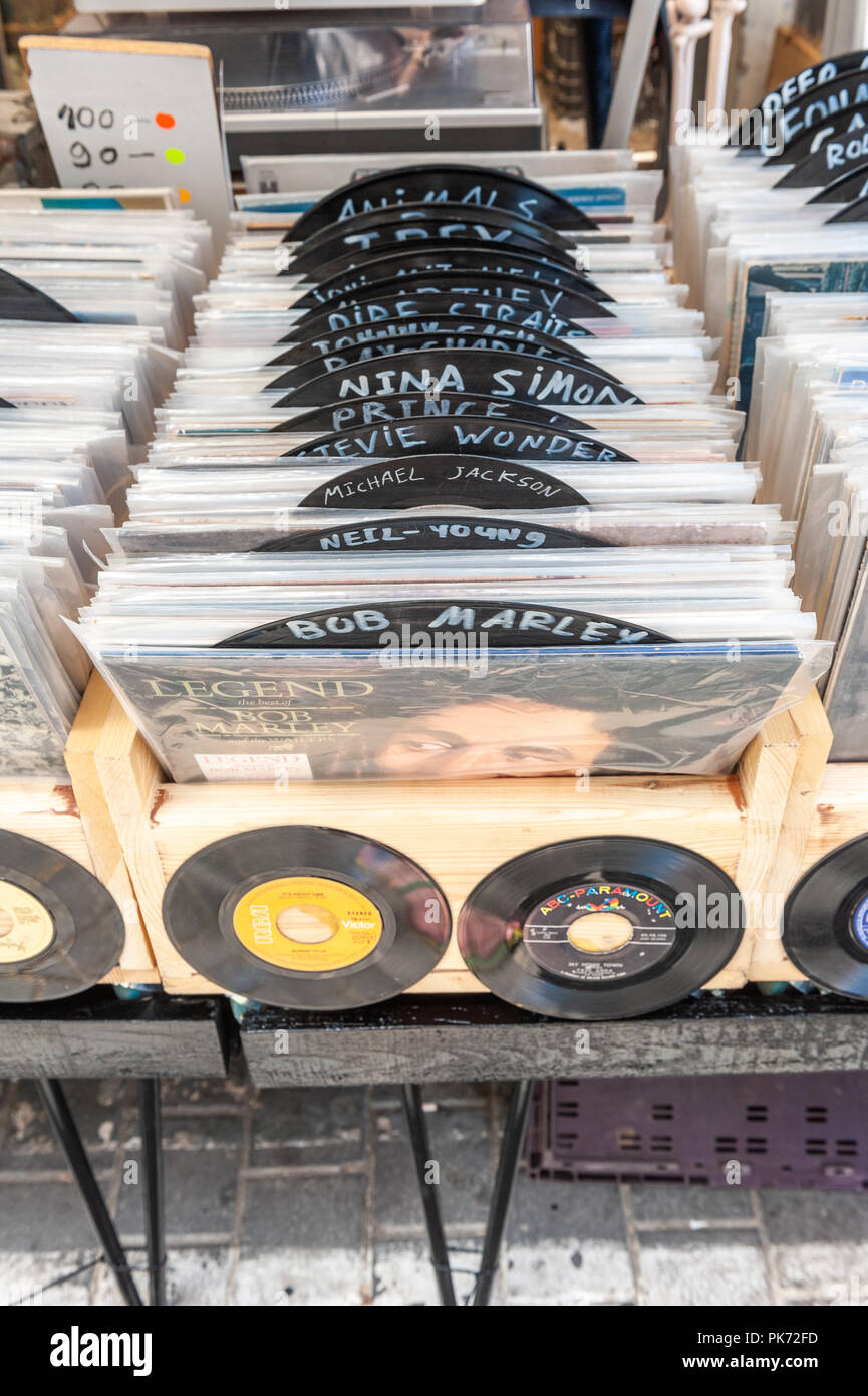 Israël, Tel Aviv - 07 septembre 2018 : Shuk hapishpeshim brocante - music records Banque D'Images