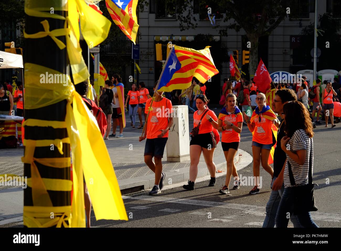 Barcelone, Catalogne, Espagne. Sep 11, 2018. Environ un million de personnes se sont réunis à Barcelone pour renouveler leurs appels à l'indépendance catalane et pour exiger la libération des dirigeants politiques emprisonnés près d'un an après le référendum unilatéral qui a déclenché la pire crise politique de l'Espagne depuis son retour à la démocratie. Les célébrations annuelles Diada commémore la chute de la ville à la fin de la guerre de succession espagnole en 1714, mais ces dernières années, ils ont été utilisés par des groupes pro-indépendance comme une démonstration de force. Credit : Ruaridh Stewart/ZUMA/Alamy Fil Live News Banque D'Images