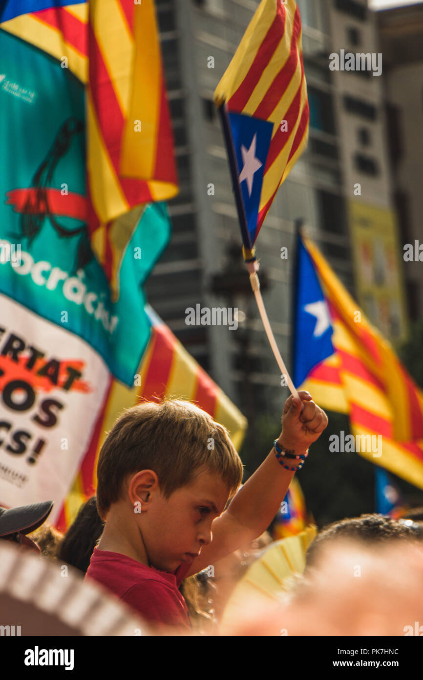 Barcelone, Espagne. 11 Septembre, 2018. Journée nationale de Catalunya (Diada de Catalunya), mille de personnes prenant part à la manifestation Crédit : Zhuliyan Zhekov/Alamy Live News Banque D'Images